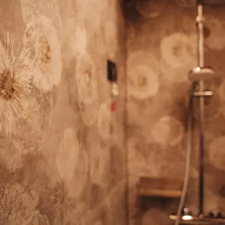 Les De Pierrot * 코네