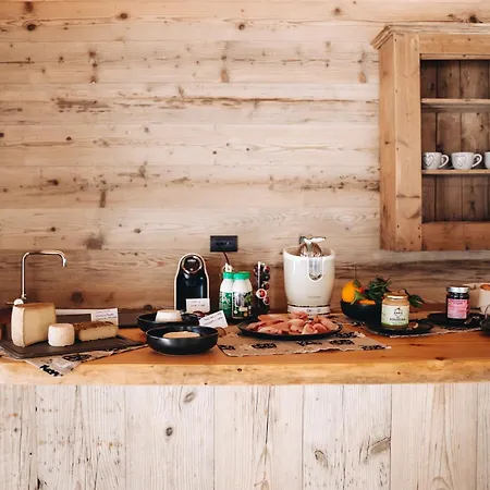 Les De Pierrot 코네