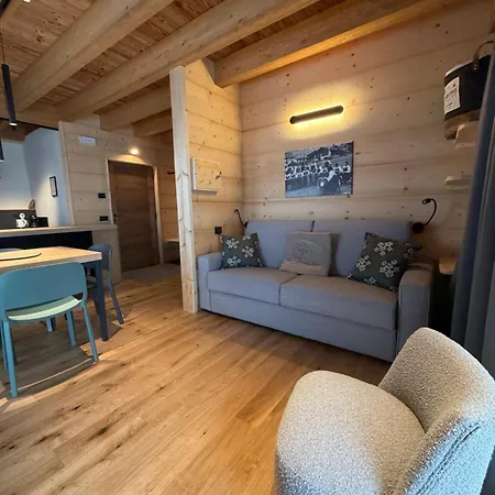 Les De Pierrot 코네